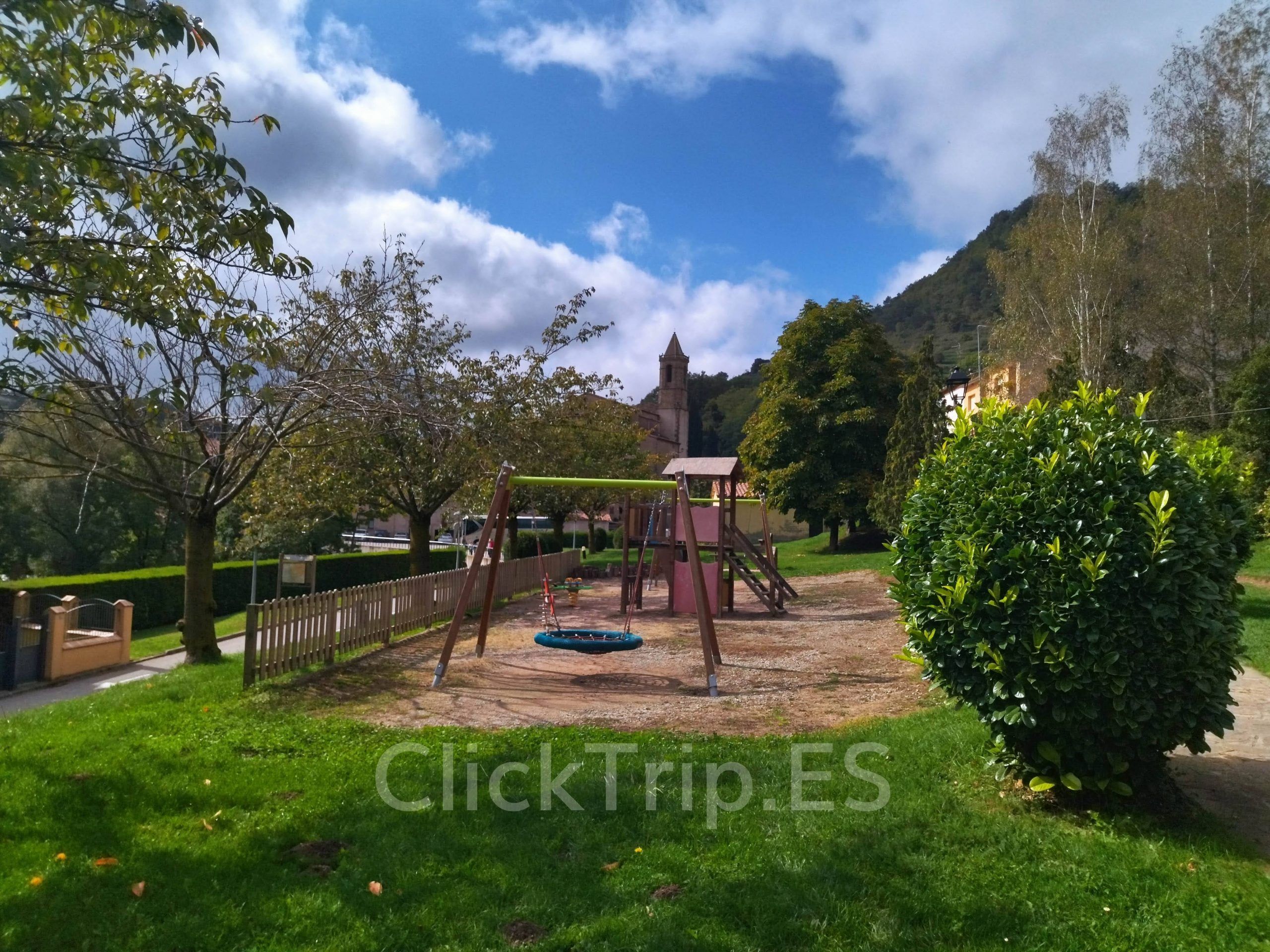 Zona de Picnic para familias y niños en Vidrà | Salt del Molí de Vidrà