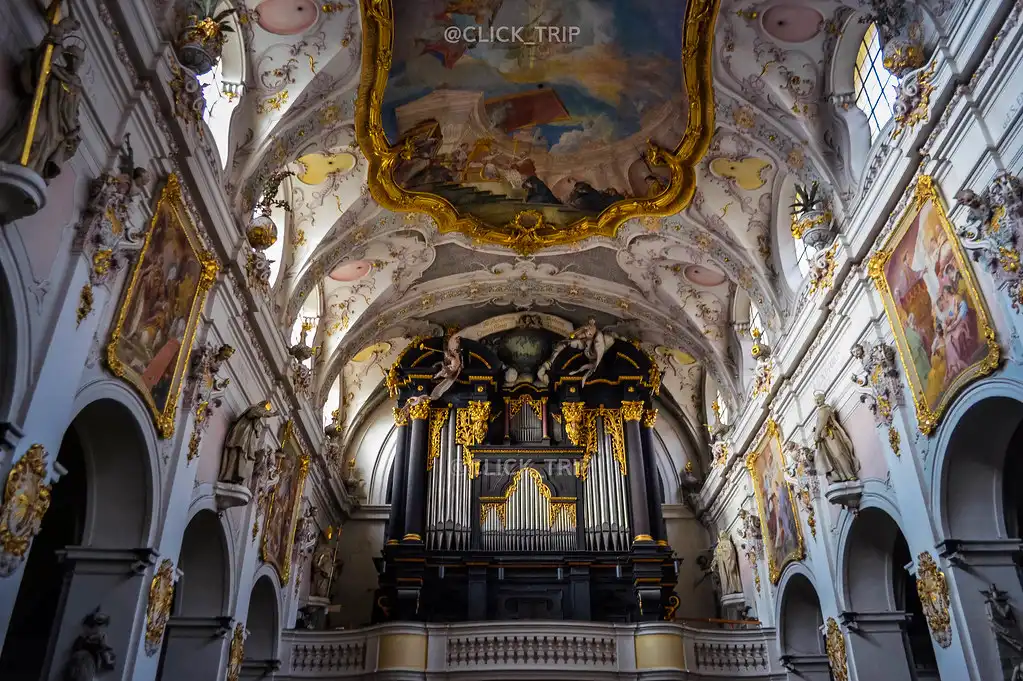 Qué visitar, ver y hacer en Regensburg en un día "Ratisbona · Baviera · ClickTrip Que ver en Regensburg en un día_Ratisbona_Baviera_Interior Basílica San Emerano_ClickTrip