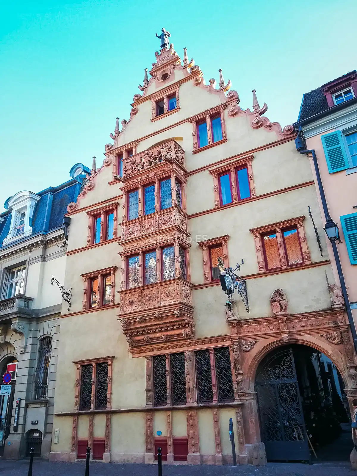 Qué ver y hacer en Colmar en Navidad en 1 día_Maison des Tetes_ClickTrip