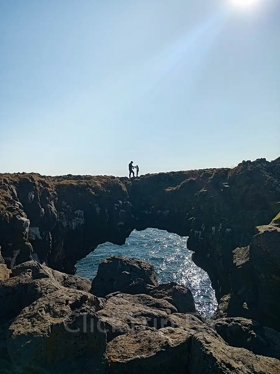 Qué ver en Islandia en 10 días con niños: ruta en coche completa_Arnarstapi_ClickTrip