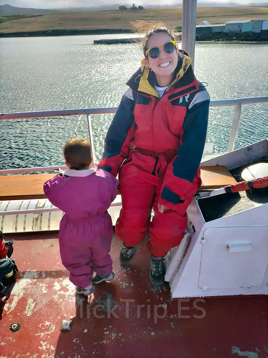 Qué ver en Islandia en 10 días con niños: ruta en coche completa_Barco Ballenas_ClickTrip