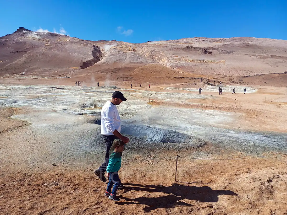 Qué ver en Islandia en 10 días con niños: ruta en coche completa_Hverir_ClickTrip