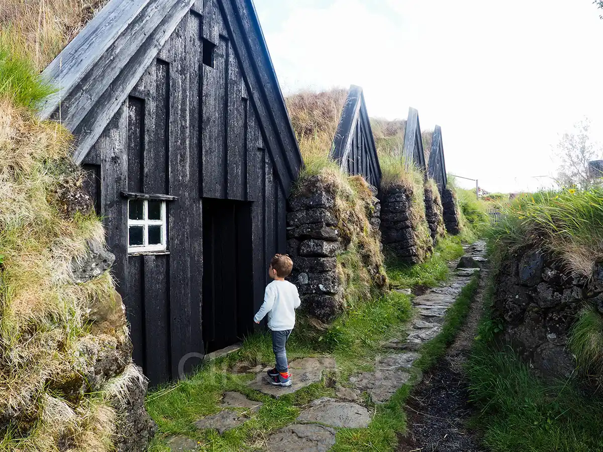 Qué ver en Islandia en 10 días con niños: ruta en coche completa_Keldur_ClickTrip