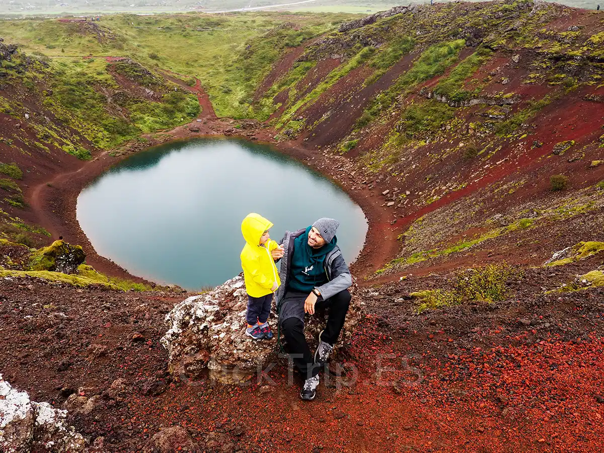 Qué ver en Islandia en 10 días con niños: ruta en coche completa_Cráter Kérid_ClickTrip