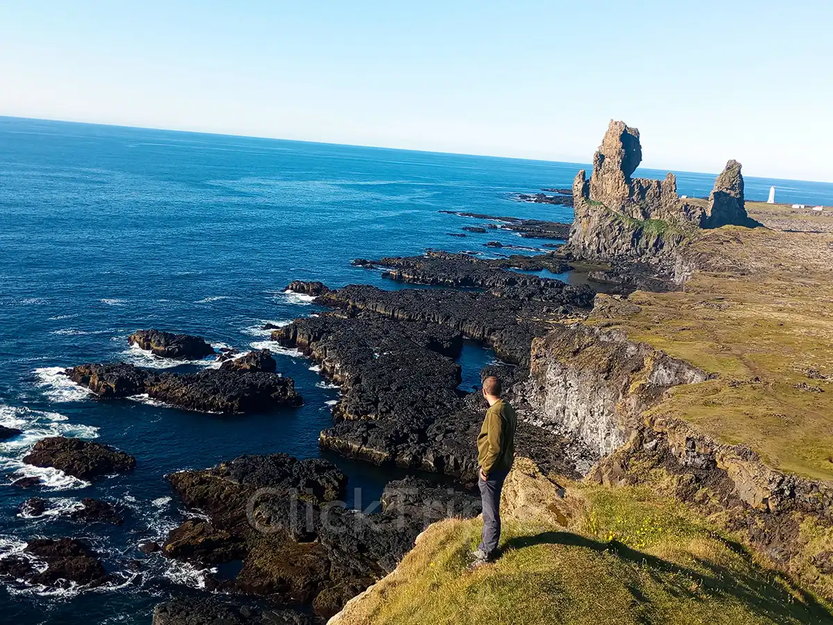 Qué ver en Islandia en 10 días con niños: ruta en coche completa_Londrangar_ClickTrip