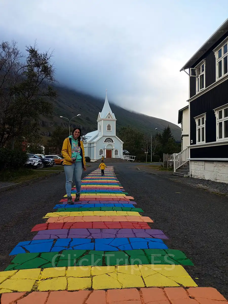Qué ver en Islandia en 10 días con niños: ruta en coche completa_Seyðisfjörður_ClickTrip