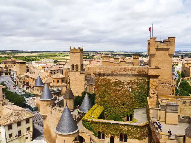 Los 10 pueblos más bonitos de Navarra_Castillo de Olite_ClickTrip
